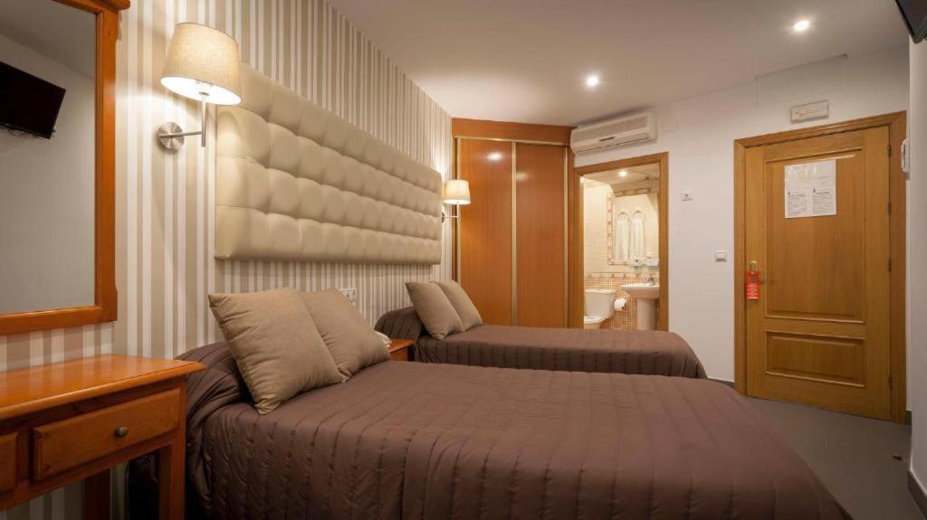 Hotel Rambla Emerita, Centro Ciudad Меріда Екстер'єр фото